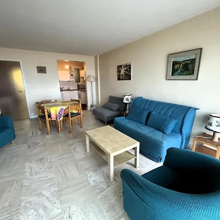 Apartment Spacieux Face A La Mer, Proche Commerces, Equipe